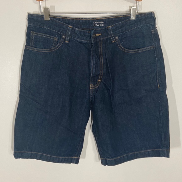 ✨3/$25✨Denver Hayes Denim Shorts - 34W - Picture 1 of 5